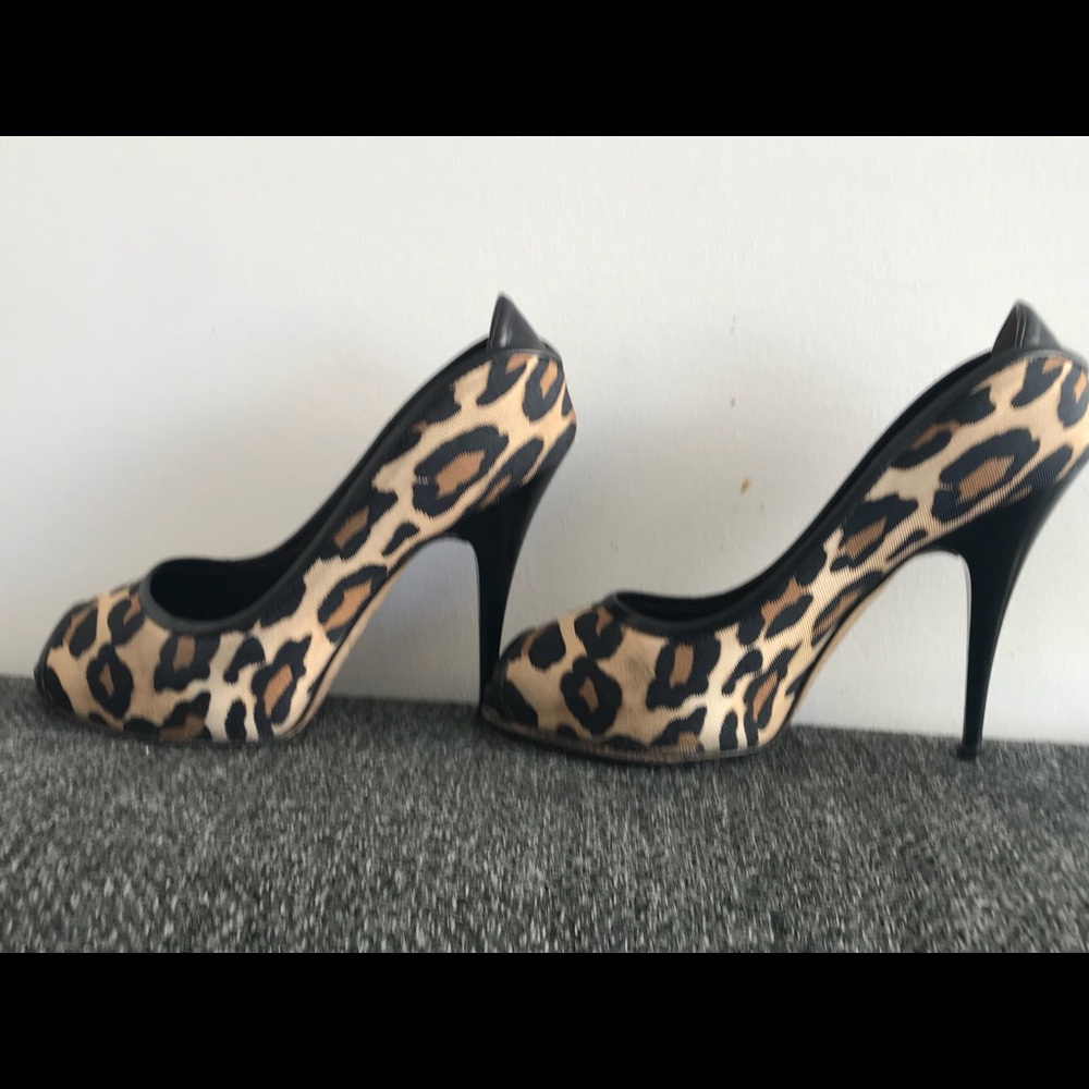 Shoes - Picture 2 of 6